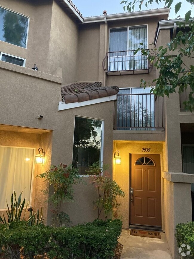 Building Photo - Charming 1 bed / 1.5 bath in Anaheim Hills...