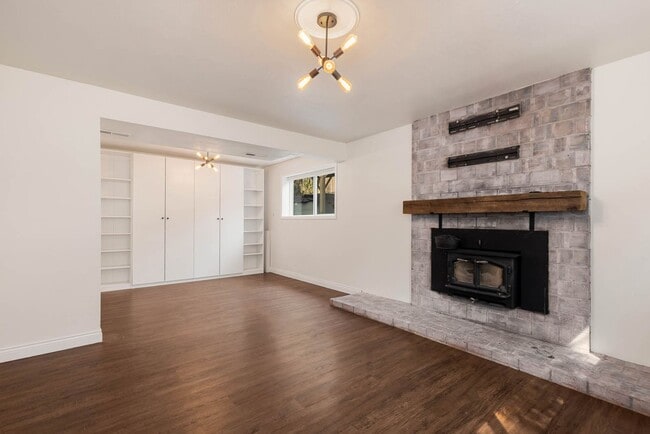 Building Photo - Finn Hill Home with Large Entertaining Patio & Backyard