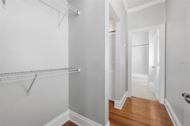 Building Photo - 2117 W Dekle Ave