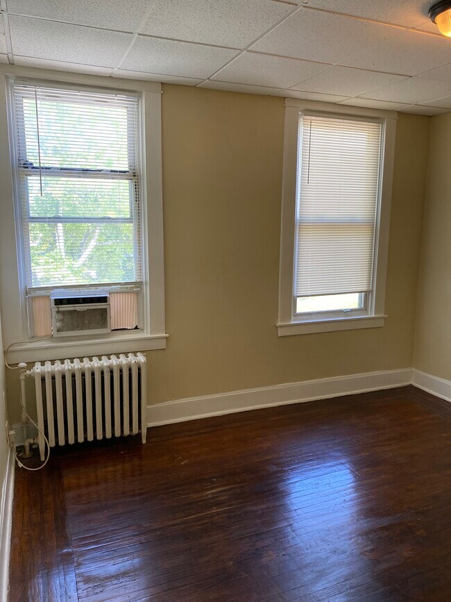 Building Photo - 4009 W Cold Spring Ln