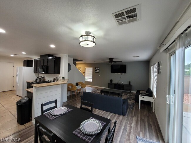 Building Photo - 6213 Capehart Falls St