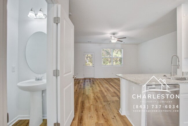 Building Photo - 200 Woodward Rd