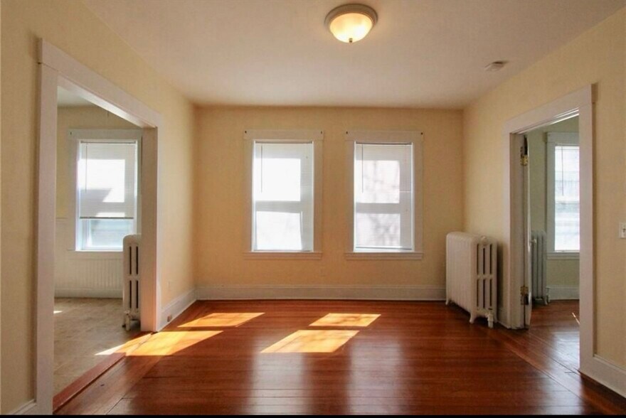 Building Photo - 23 Bedlow Ave