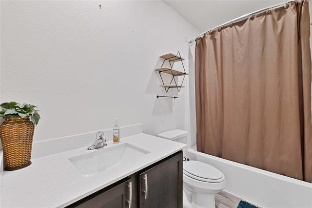 Building Photo - 119 Bluebonnet Dr