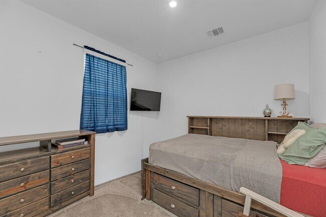 Building Photo - 20704 John Gill Dr