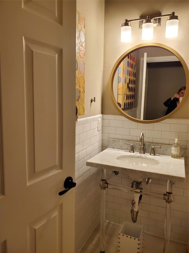 Building Photo - 15939 Cottage Ivy Cir