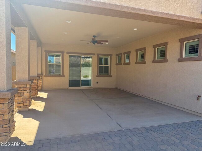 Building Photo - 980 E Knightsbridge Way
