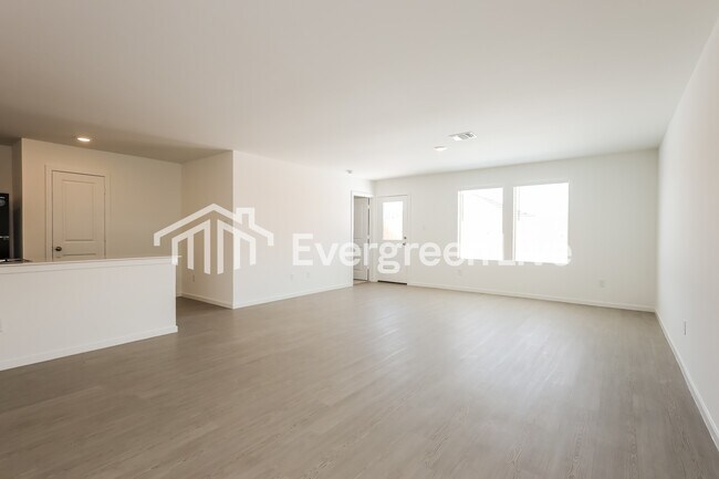 Building Photo - 3705 Los Cabos Dr