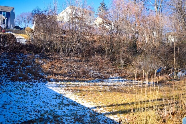 Building Photo - 77 Maryknoll St