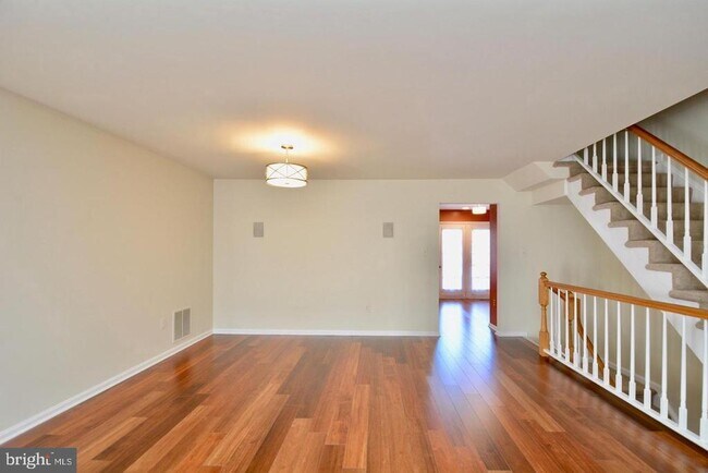 Building Photo - 7209 Burton Hill Ct