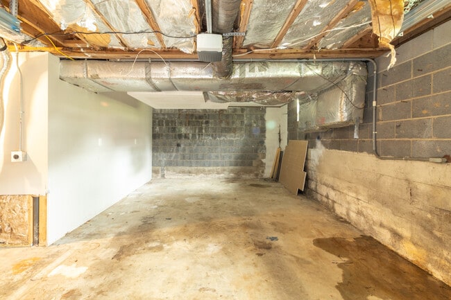 Building Photo - 2344 Alice Bell Rd