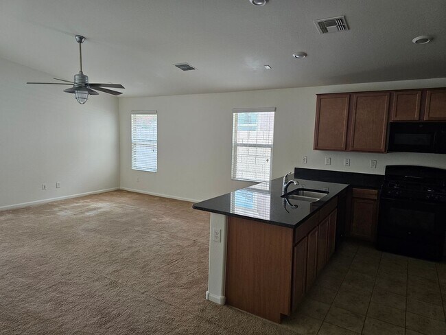 Building Photo - lovely 3bd 2 bth home