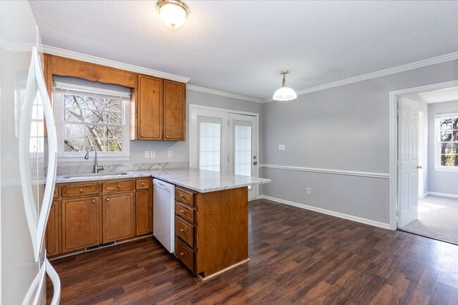 Building Photo - Great Corner Lot Home in Downtown Clayton