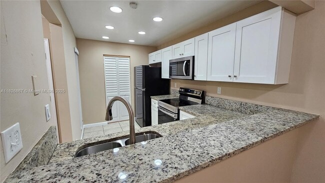 Building Photo - 8048 NW 41st Ct