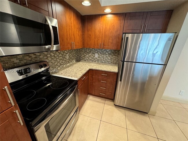 Building Photo - 417 Vista Isles Dr
