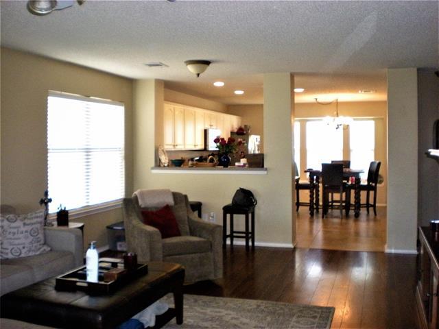 Building Photo - 9836 Carter Dr
