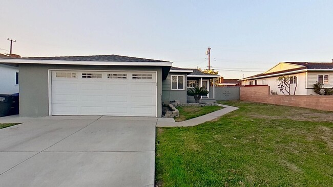 Primary Photo - Lovely 3 Bed 1.5 Bath House in Whittier!