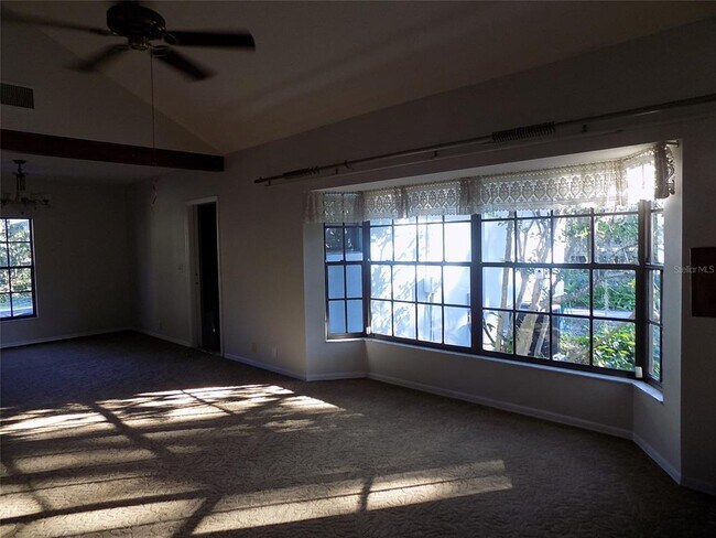 Building Photo - 408 Sassafras Ln