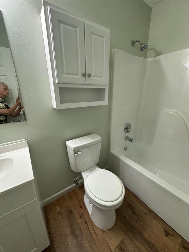 Building Photo - 532 Schneider Dr