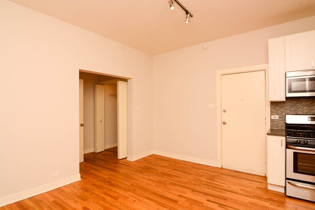 Building Photo - 2402 N Kedzie Blvd