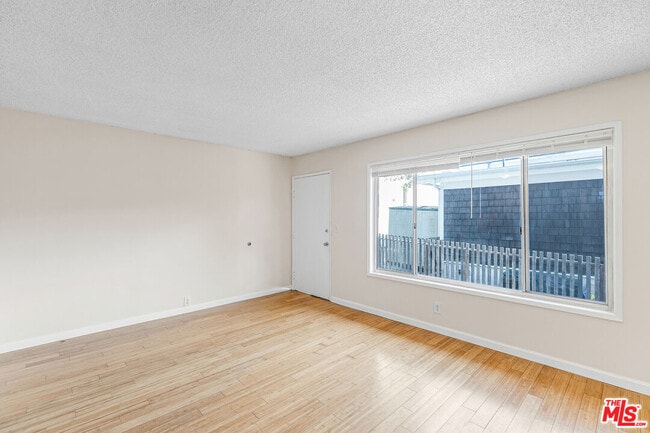 Building Photo - 2435 2nd St