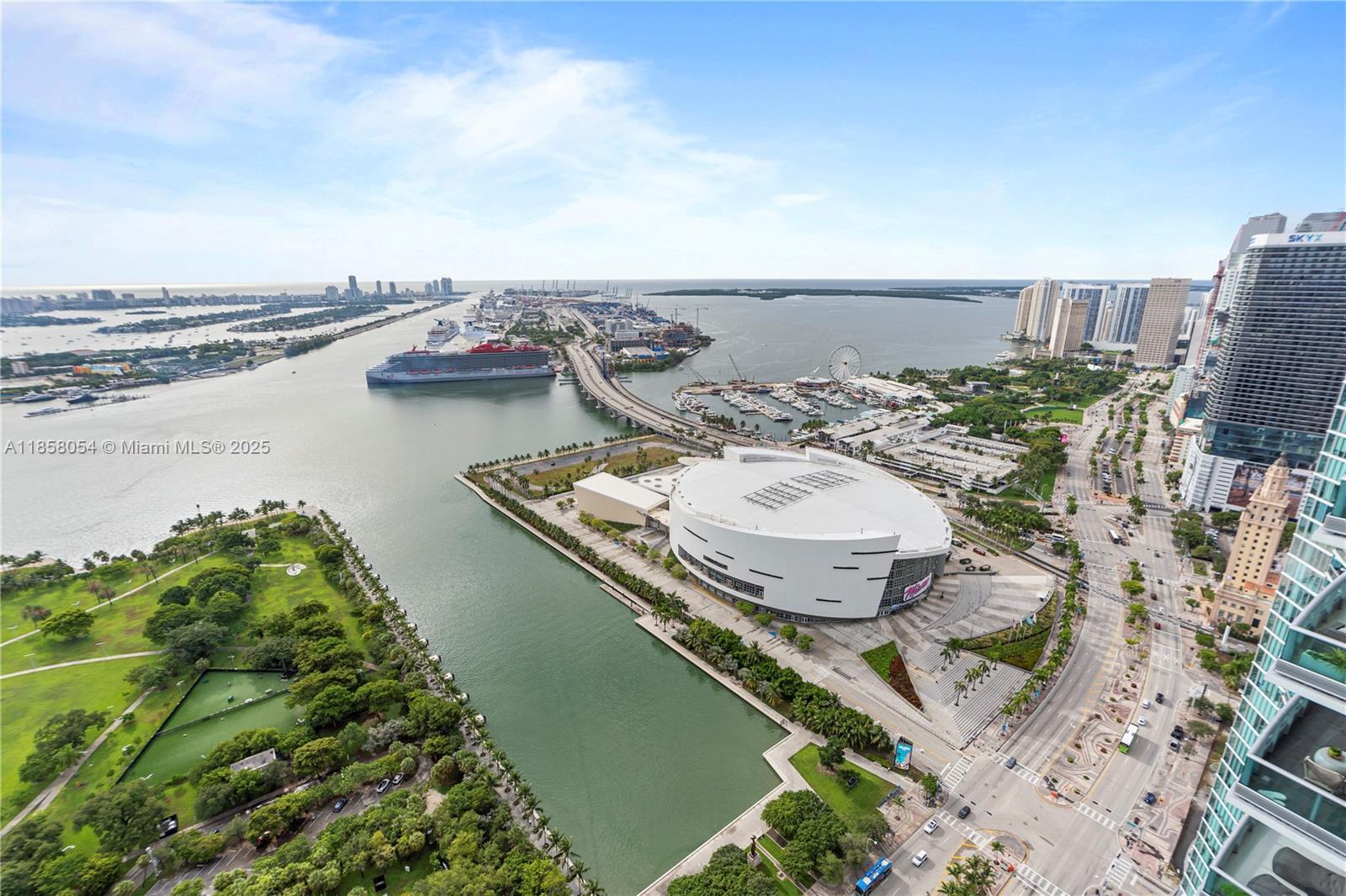 Building Photo - 900 Biscayne Blvd