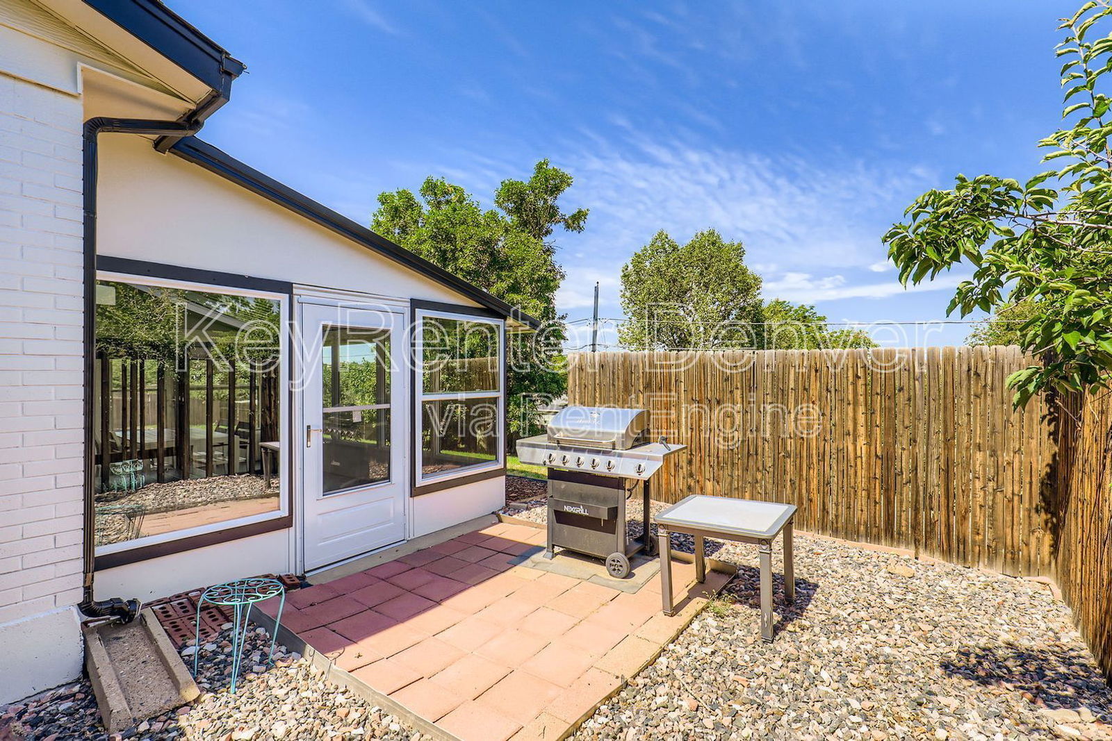 Building Photo - 683 Dawson St