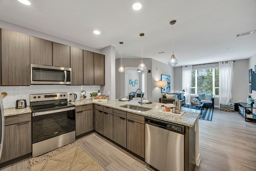 98-The-Indy-Kitchen-02 (2) - The Indy Apartments