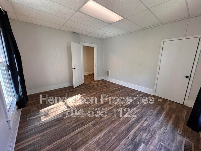 Building Photo - 1022 5th Street