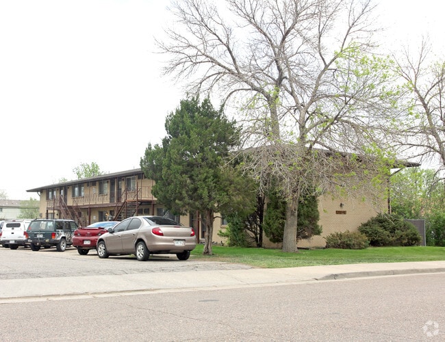 Amber Court Lakewood Co Apartment Finder Amber Court