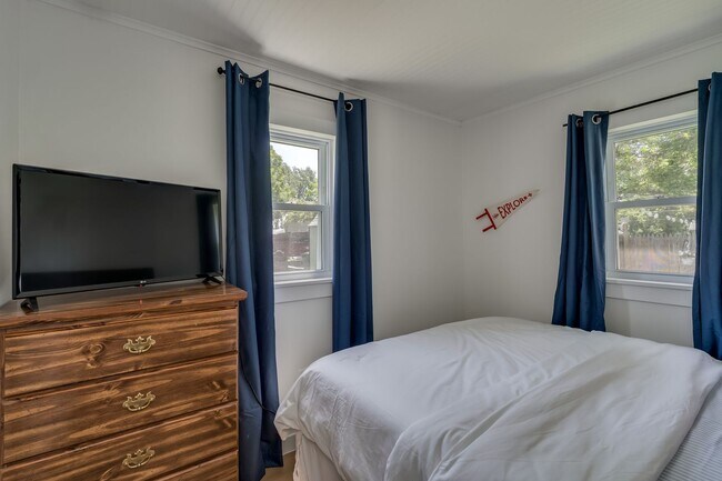 Building Photo - **Furnished Winter Rental** - Sackets Harbor