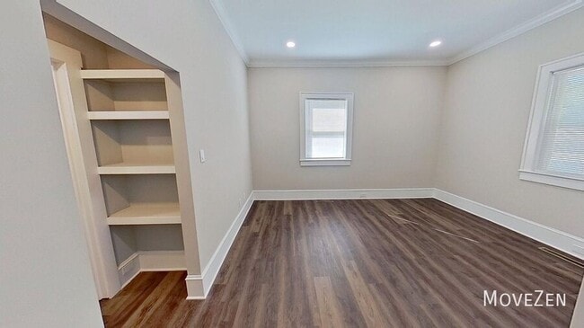 Building Photo - 9 Ratcale Ln