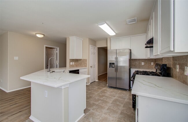 Building Photo - 14731 Country Rose Ln