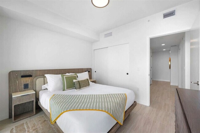 Building Photo - 7144 Byron Ave