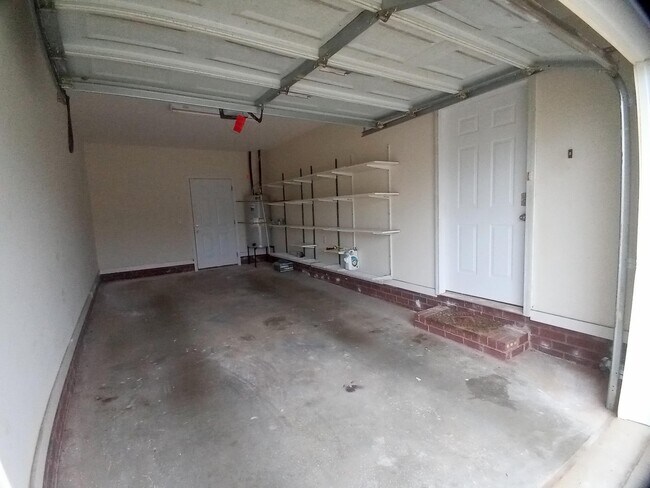 Building Photo - 2212 Dartmouth Dr