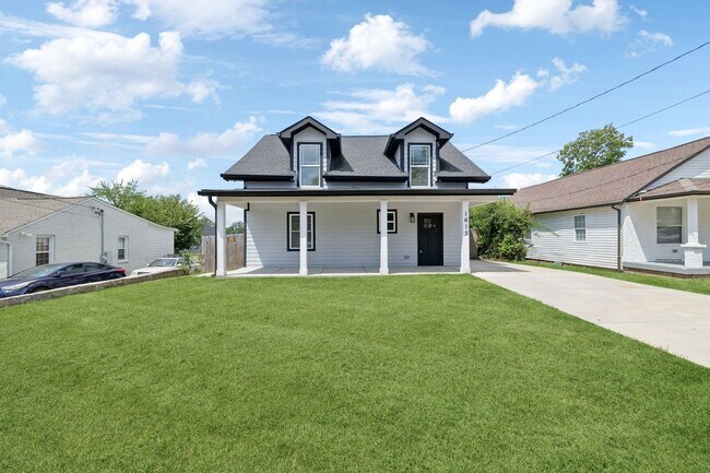 Building Photo - Beautifully Remodeled Home Just Minutes From Downtown Nashville