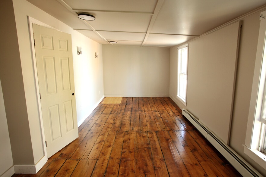 Bedroom 3 - 15 Lebanon St