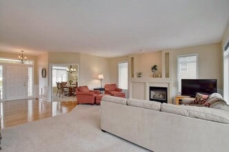 Building Photo - 5063 S Hillcrest Ln