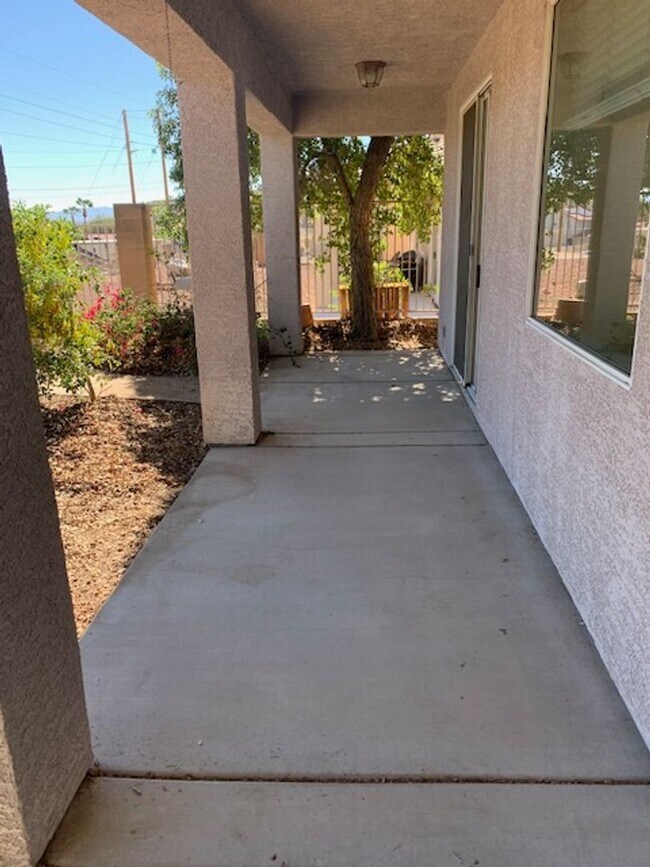 Building Photo - SINGLE LEVEL HOME FOR RENT