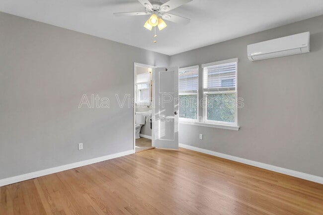 Building Photo - 4865 Lucille Pl