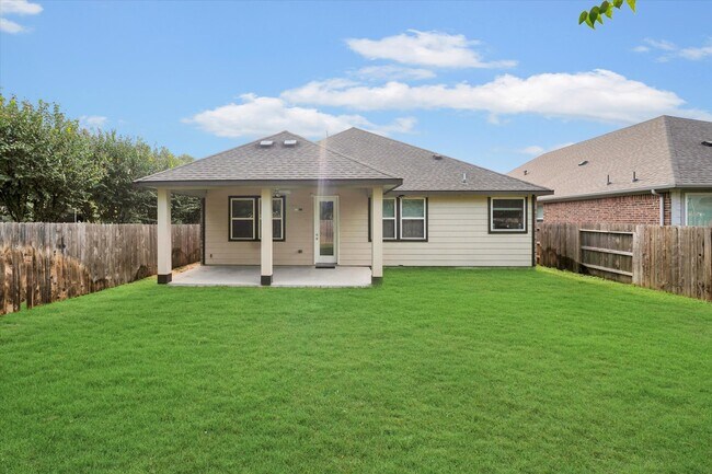 Building Photo - 8102 Sutton Crest Dr