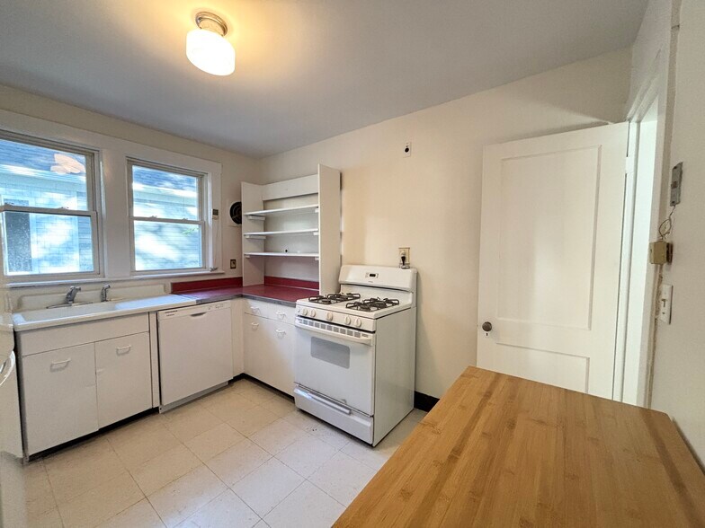 Building Photo - 63 Mason Ter