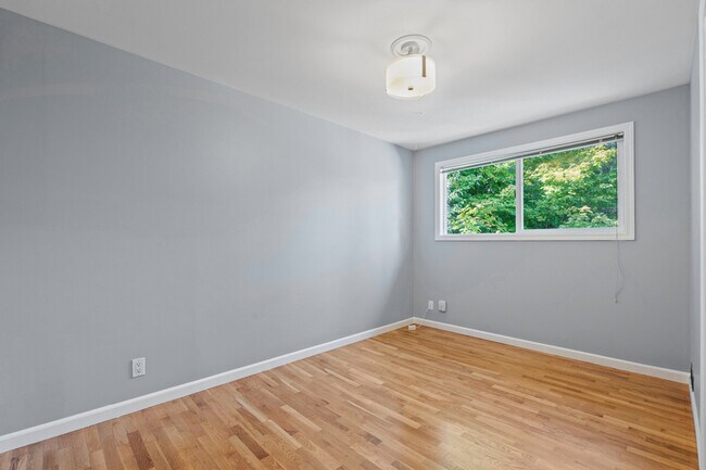 Building Photo - 18315 6th Ave NW