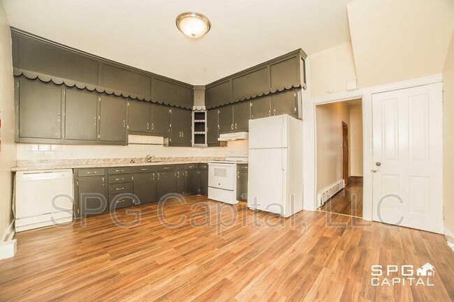 Building Photo - 104 N Main St