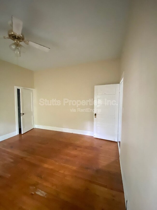 Building Photo - 403 Almon Ave