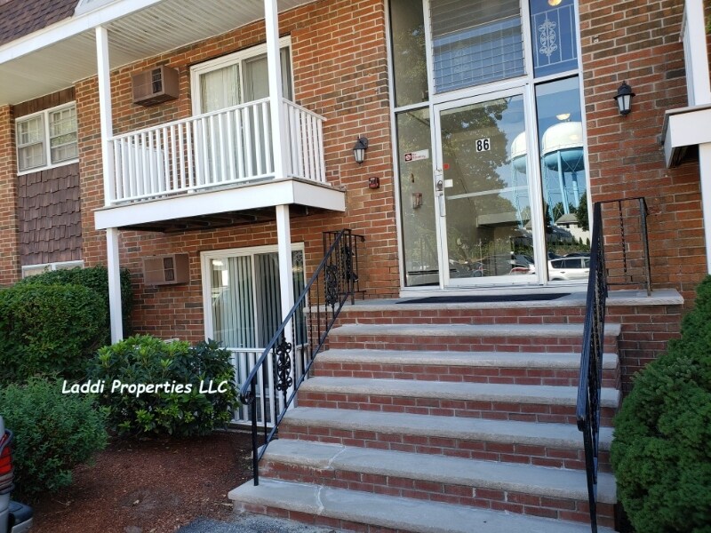 Building Photo - 86 Beacon St