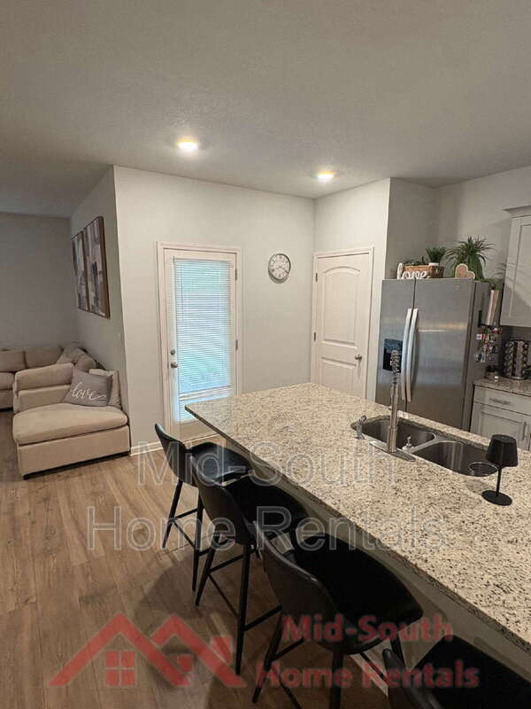 Building Photo - 515 Windemere Lp