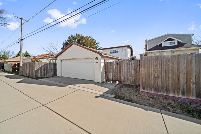 Building Photo - 1436 Portsmouth Ave