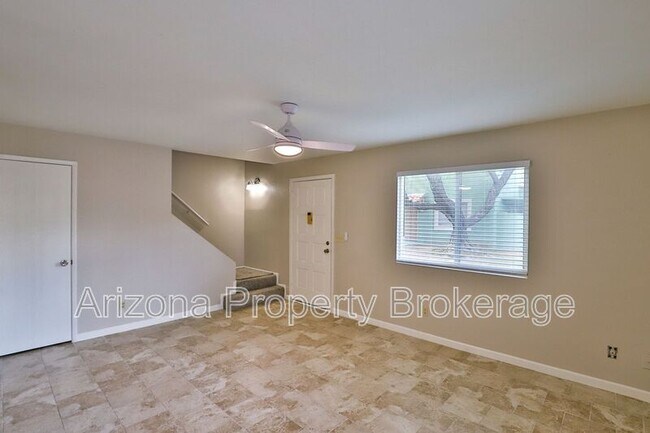 Building Photo - 851 E Cochise Dr