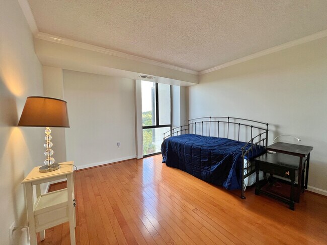 Building Photo - 5300 Holmes Run Pky